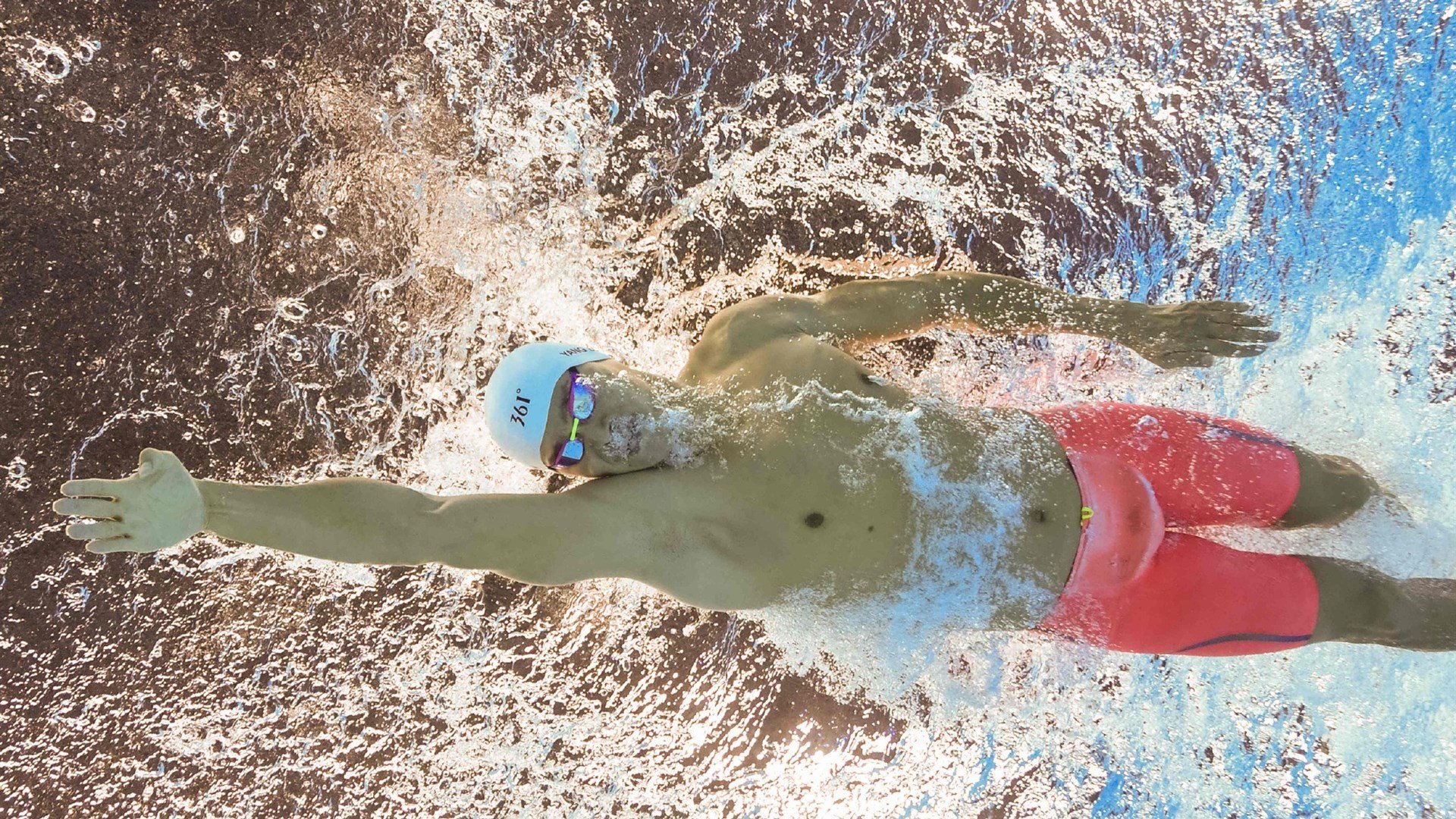 乔·波尔曼精准的长传与突破创造出更多进攻机会,乔波伊是谁